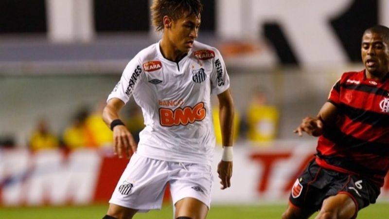 Siêu phẩm solo đậm chất Brazil vinh danh kỹ thuật cá nhân và cảm xúc bóng đá của Neymar