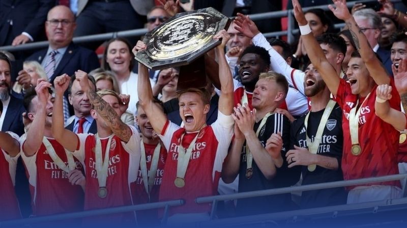 Arsenal thống trị Community Shield với 17 danh hiệu, khẳng định sức mạnh và sự ổn định.