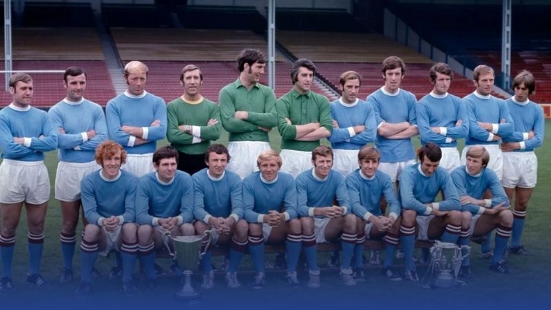 Man City từ đỉnh cao châu Âu những năm 70 đã rơi xuống vực thẳm hạng ba năm 1998.