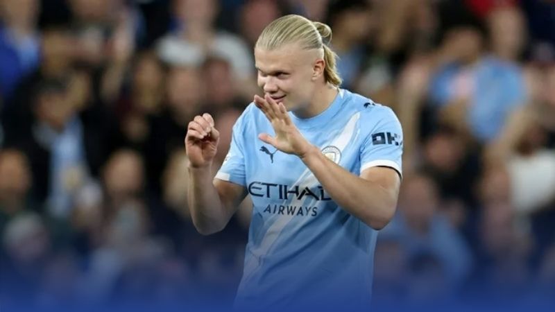 Erling Haaland là đối trọng số một của Mbappé cho Quả bóng vàng.